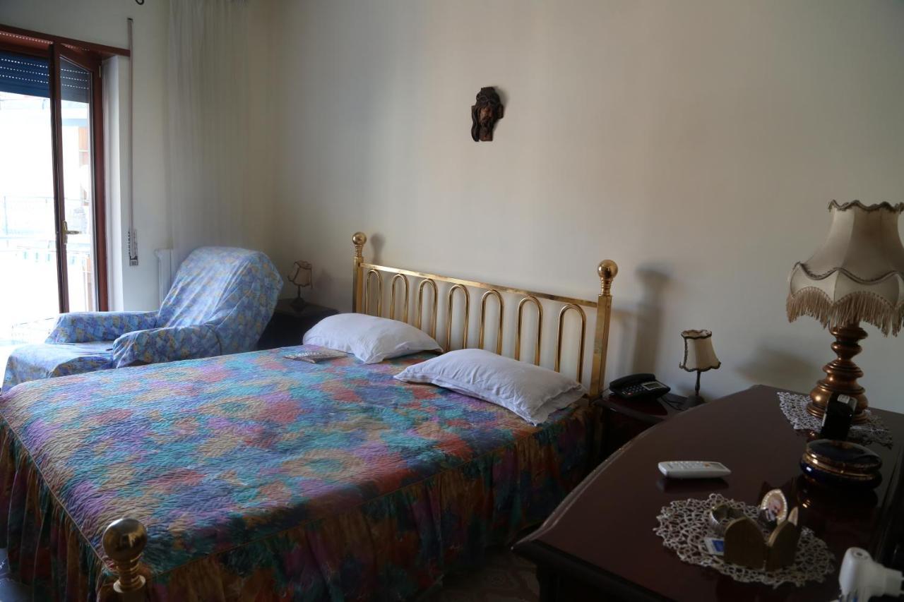 Stanza In Appartamento Napels Buitenkant foto